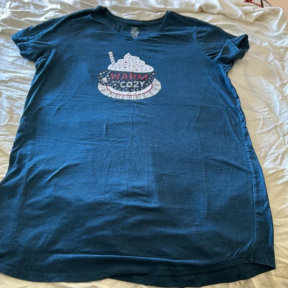 Night shirts 4 pack, size XL. Pink, mauve, animal print, navy blue, black moon. - Picture 9 of 9